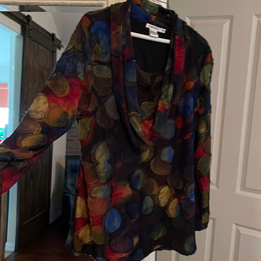 Women’s multi color long sleeve Fall top